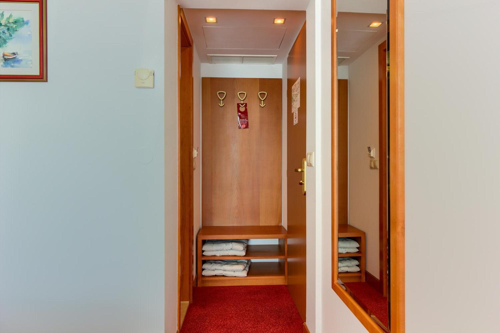 Hotel Villa Dvor (Adults Only) Omiš Rom bilde